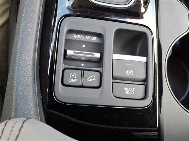 Used 2023 Lunar Silver Metallic Honda EX-L image 21