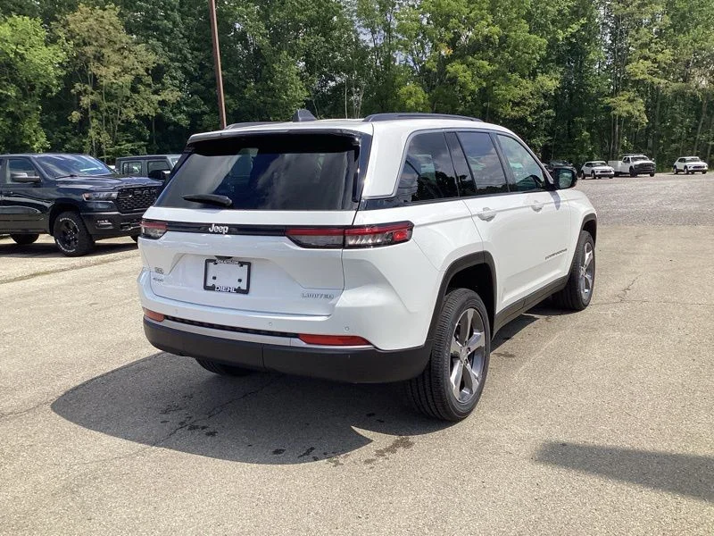 New 2026 Bright White Clear-Coat Exterior Paint Jeep Limited image 7