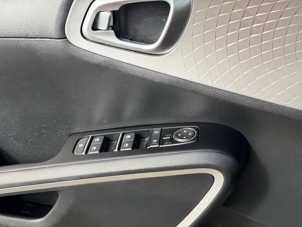 Used 2022 Gray Kia LX image 27
