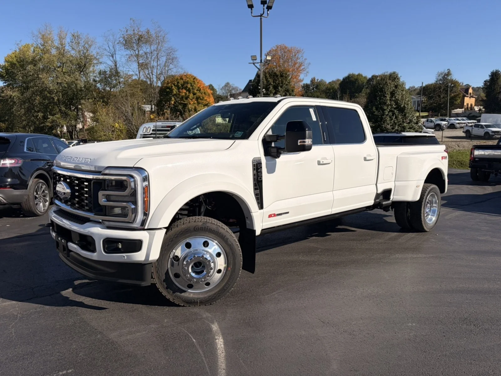 New 2027 Star White Metallic Tri-Coat Ford F-450® Platinum® image 1