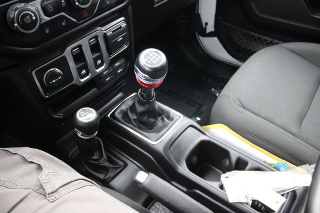 Used 2020 White Jeep Sport S image 9