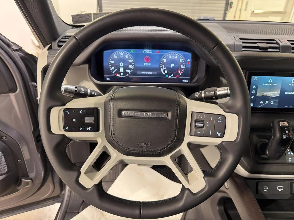 Used 2020 Eiger Gray Metallic Land Rover HSE image 14