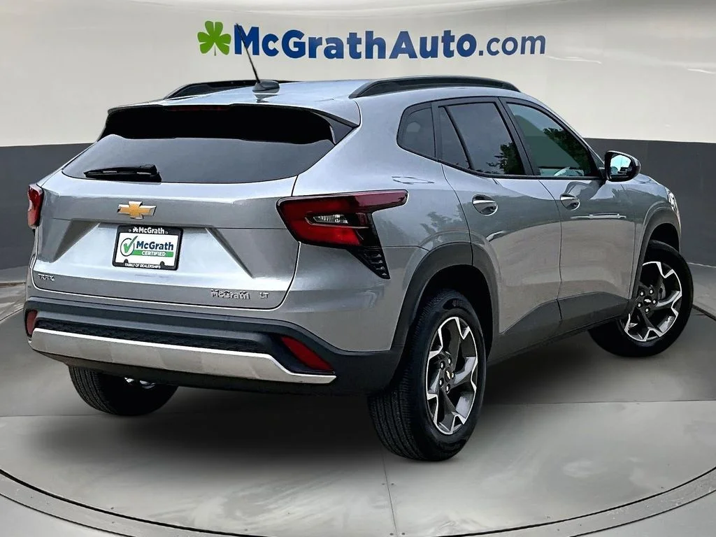 Used 2024 Gray Chevrolet LT image 7