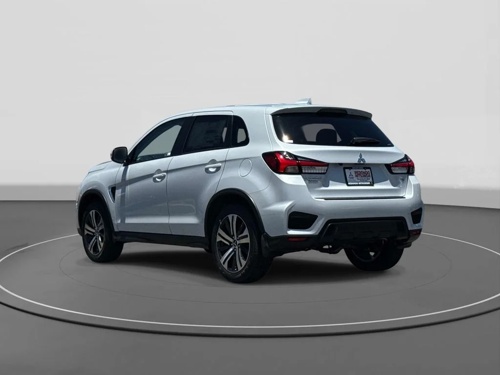 New 2026 White Diamond Mitsubishi 2.0 SE image 7