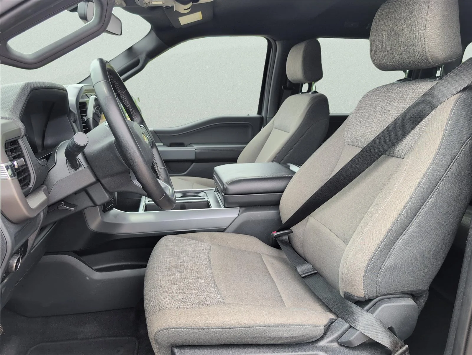 Used 2024 Iconic Silver Ford XLT image 11