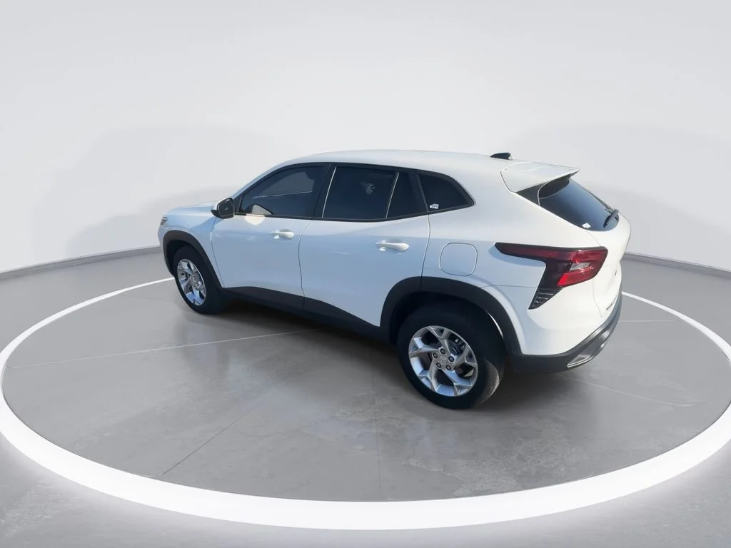 Used 2025 White Chevrolet LS image 6