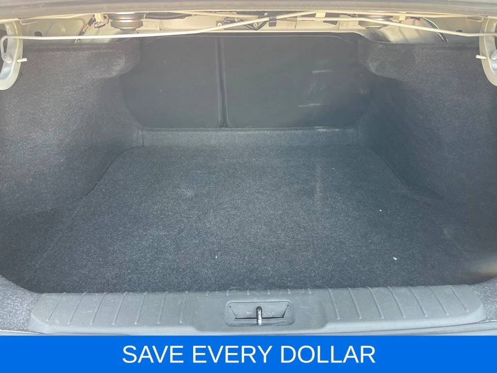 Used 2021 White Nissan S image 6