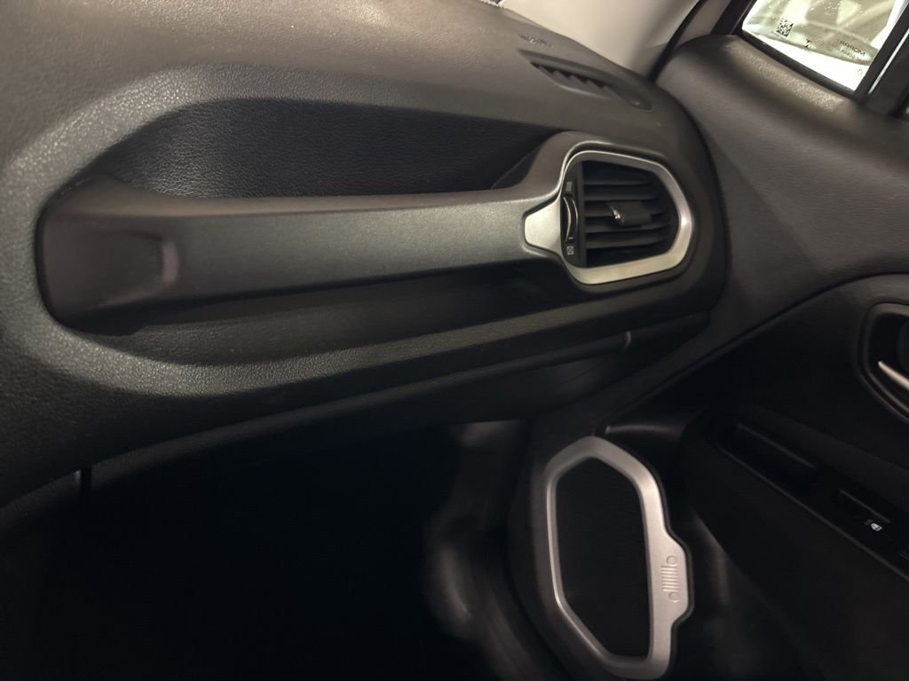 Used 2019 White Jeep Sport image 23