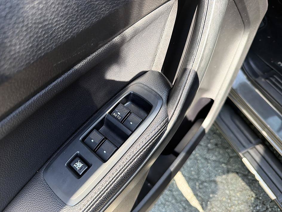 Used 2019 Magnetic Ford LARIAT image 10