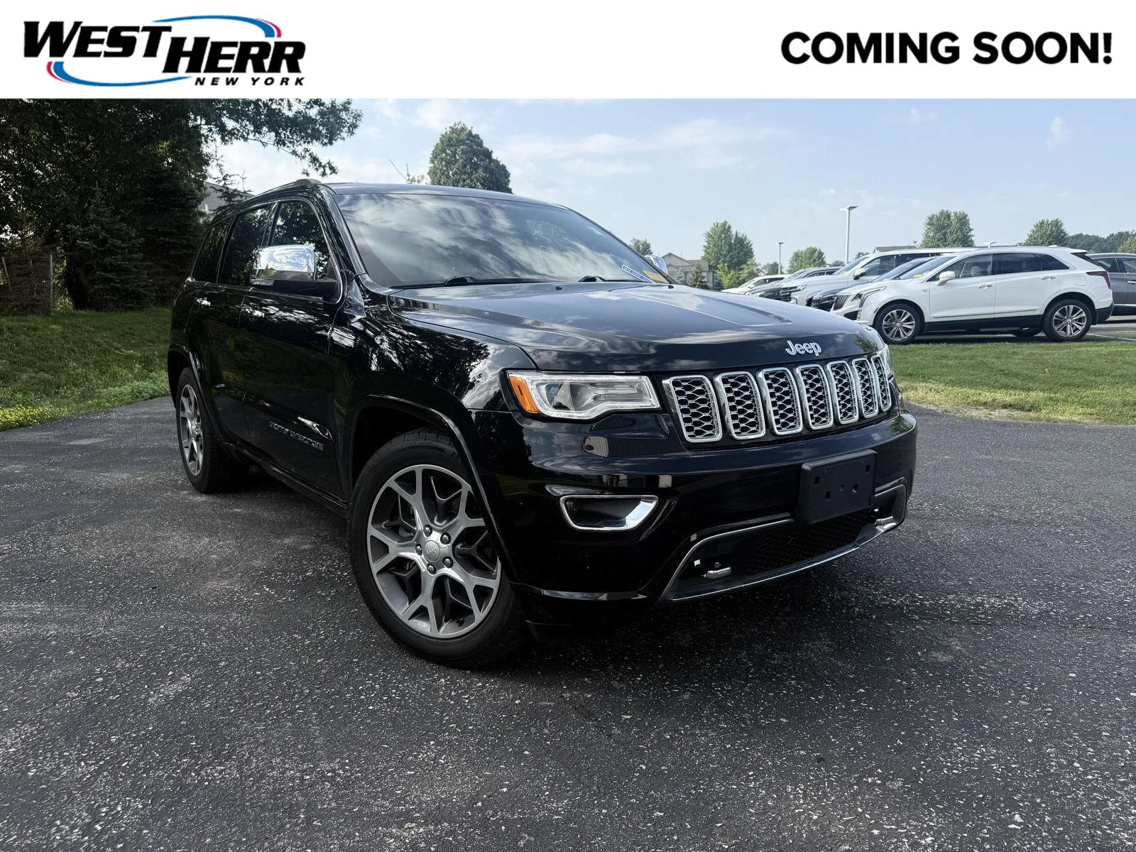 Used 2020 Diamond Black Crystal Pearlcoat Jeep Overland image 1