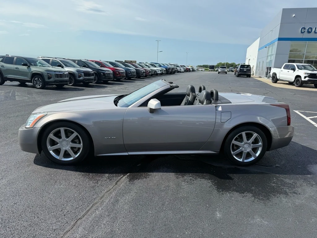 Used 2005 Cadillac XLR Base with VIN 1G6YV34A255601836 for sale in Herscher, IL