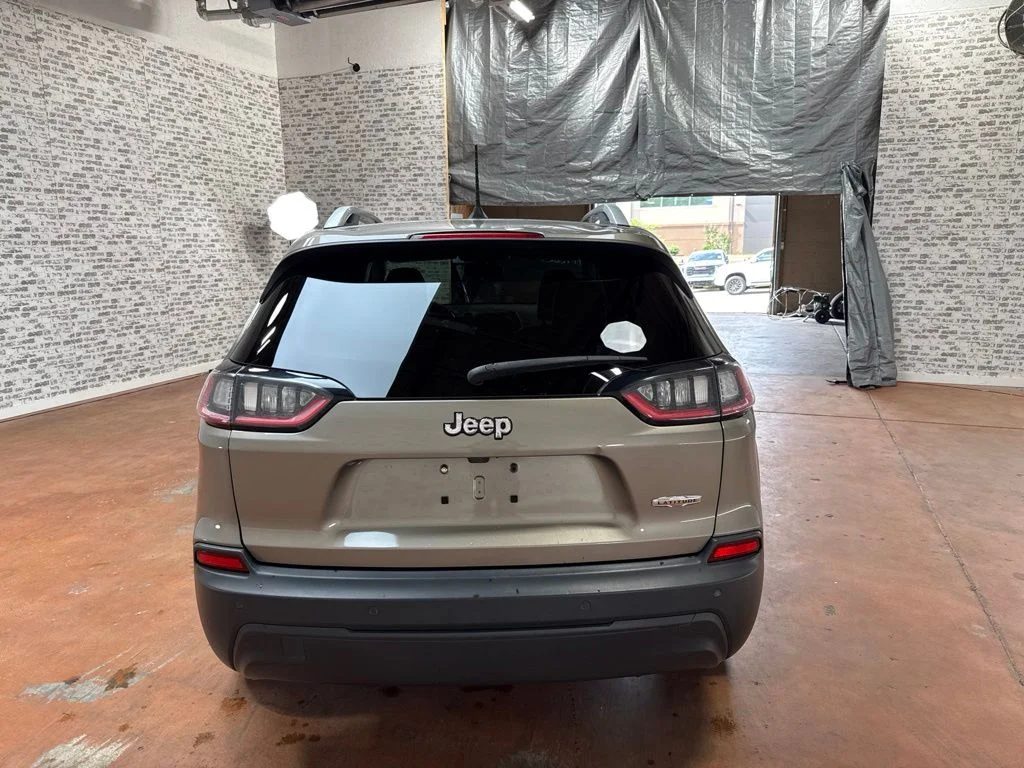 Used 2019 Light Brownstone Pearlcoat Jeep Latitude Plus image 6