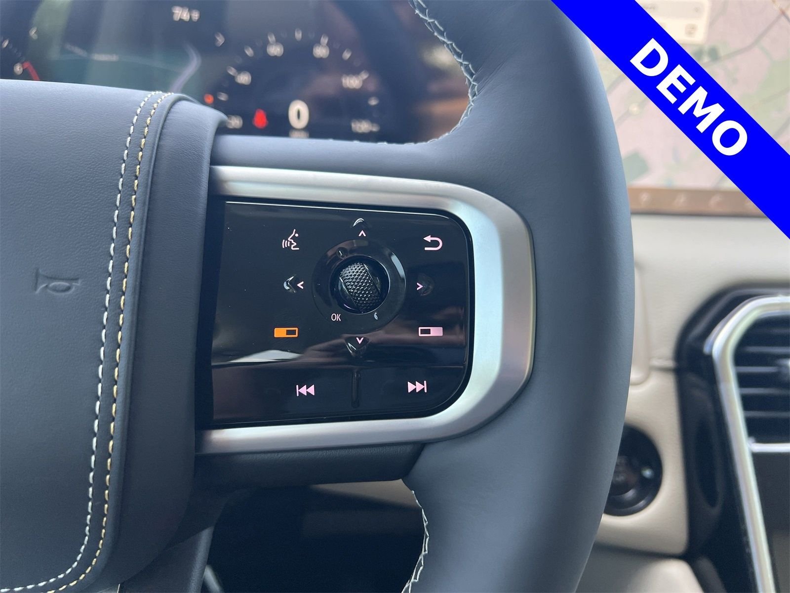 2025 Nissan Armada Platinum Reserve - Photo 12