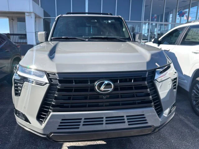 Used 2024  Lexus 550 Premium+ image 23