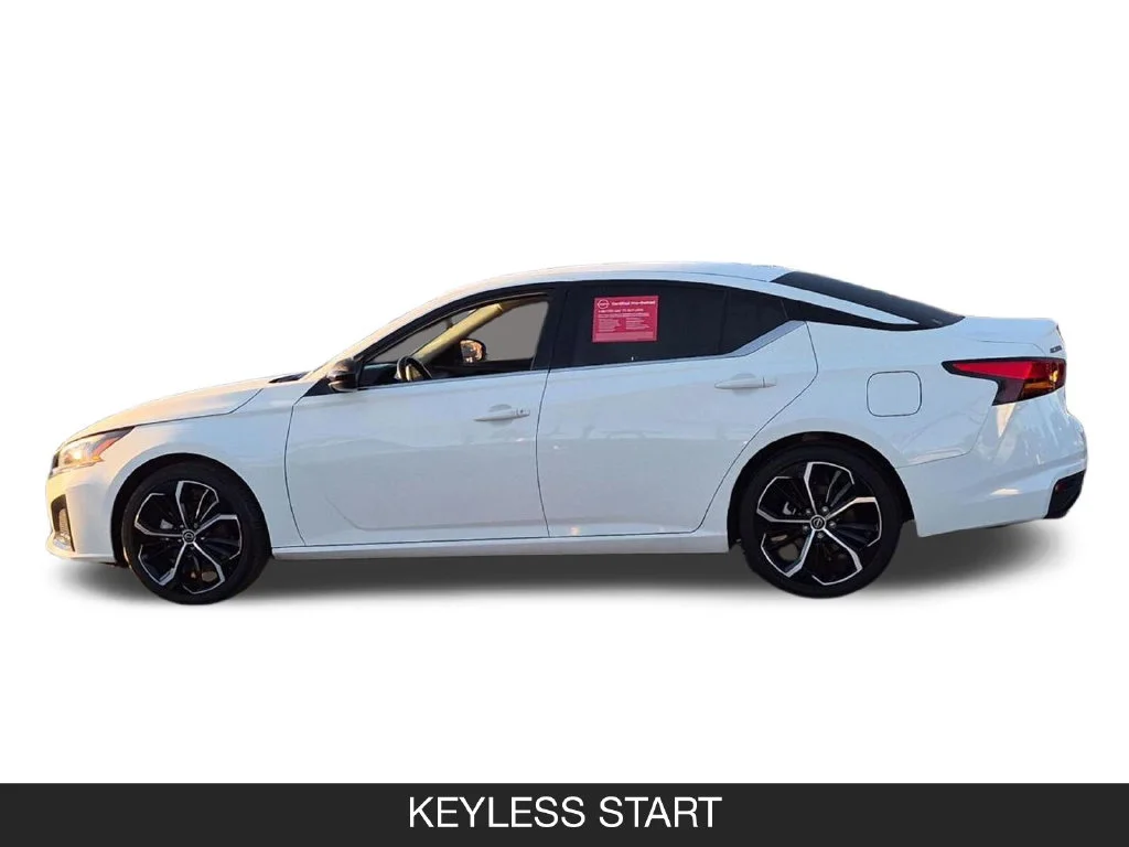 Used 2025 White Nissan 2.5 SR image 5