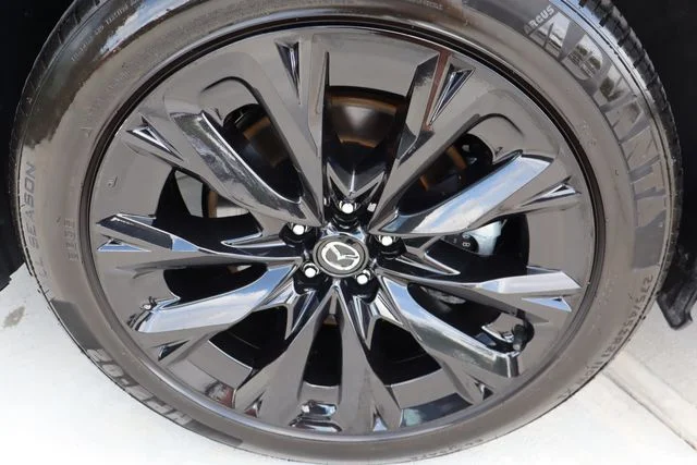 Used 2025 Platinum Mazda 3.3 Turbo Premium image 53