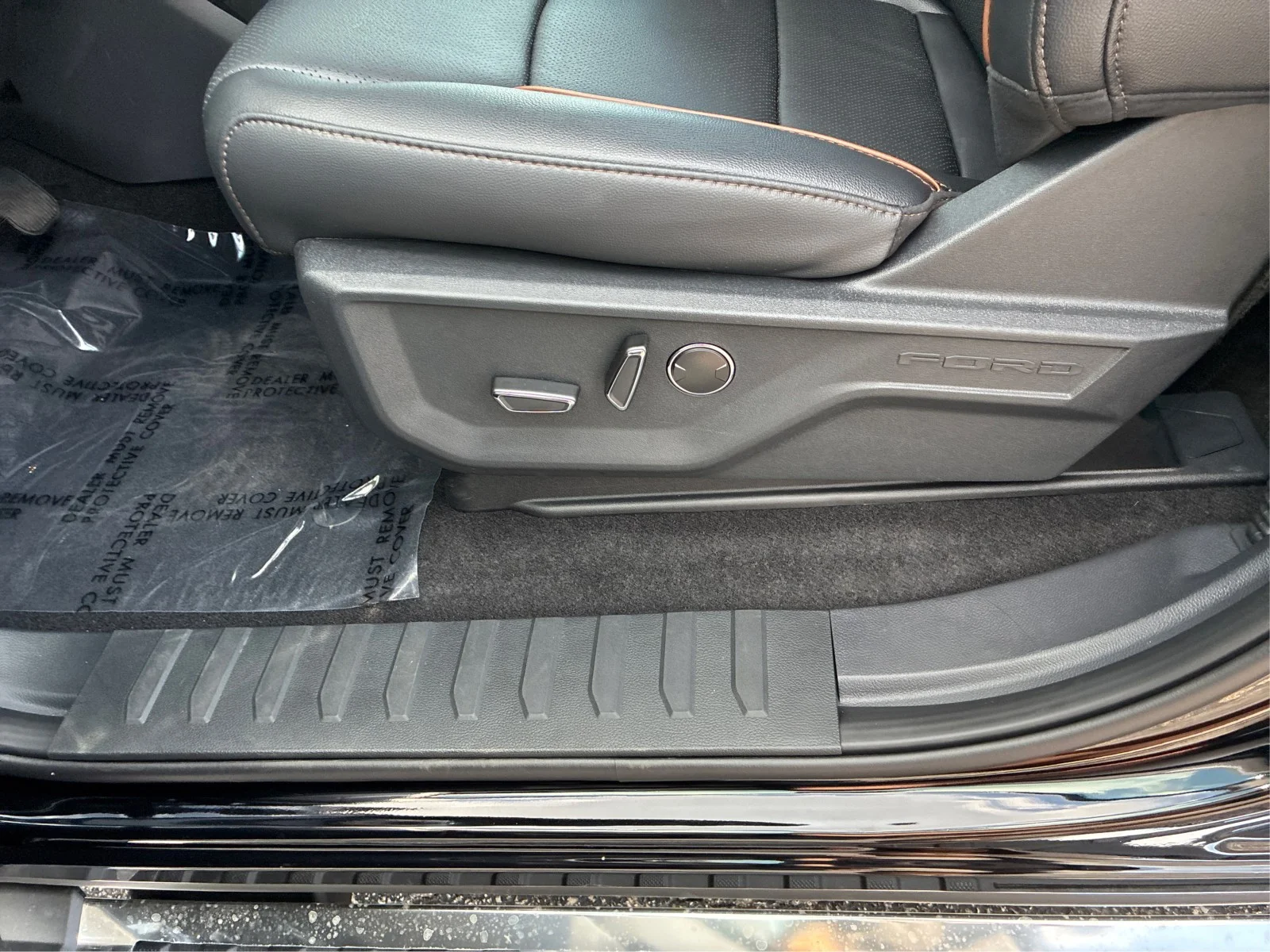 New 2026 Agate Black Metallic Ford Lariat® image 18
