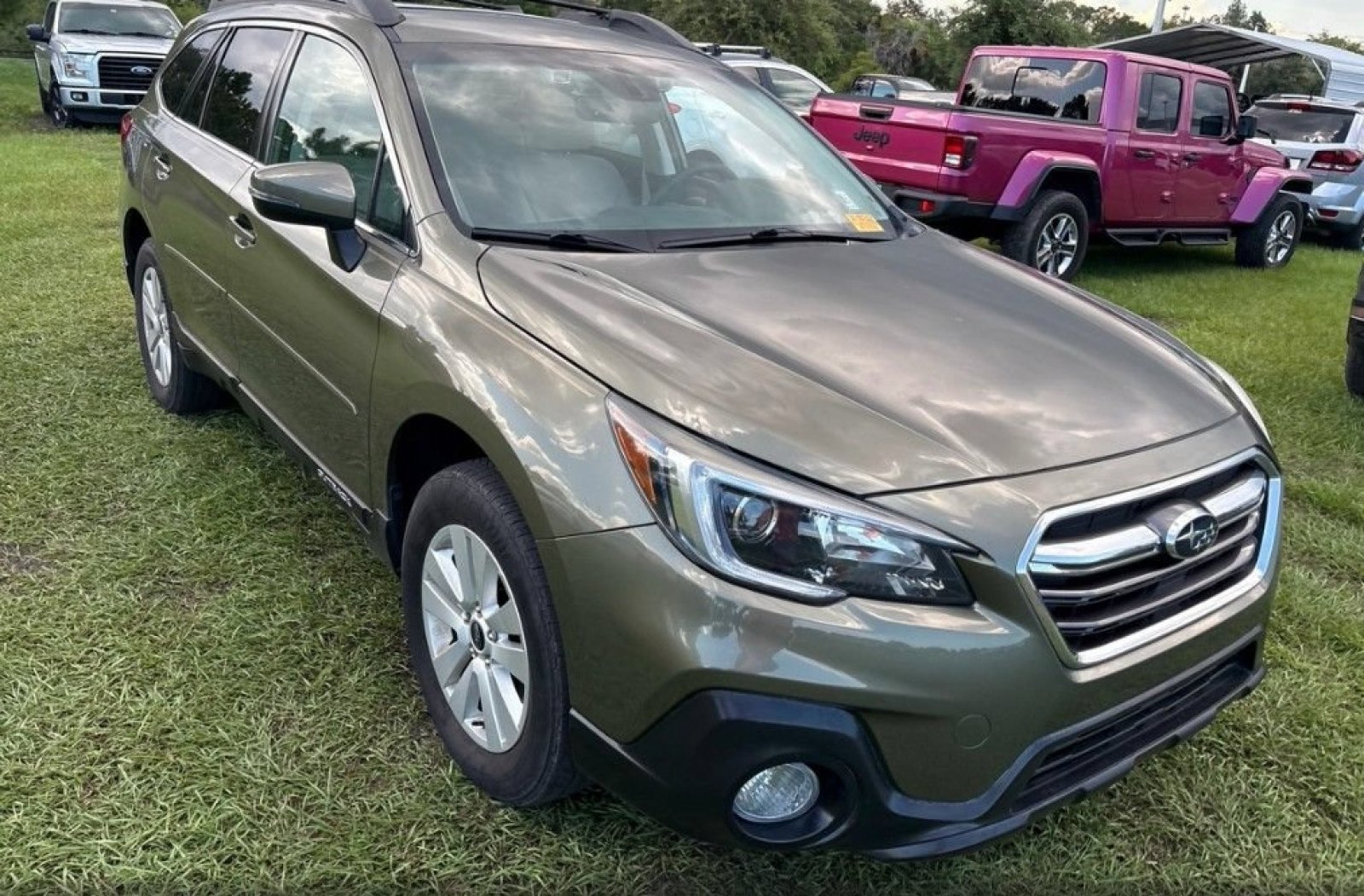 Used 2019 Wilderness Green Metallic Subaru Premium image 3