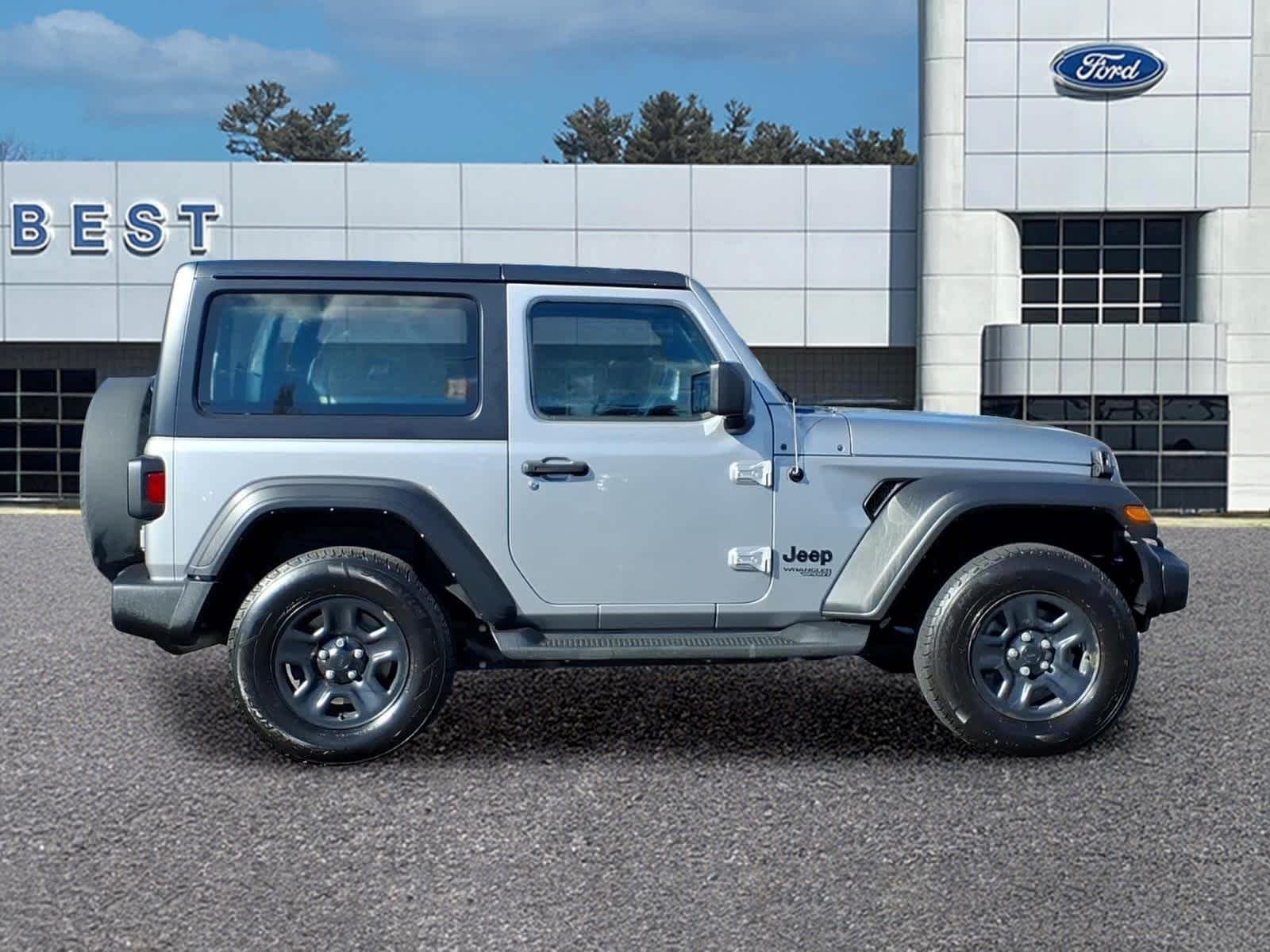 Used 2021 Billet Silver Metallic Clearcoat Jeep Sport image 11