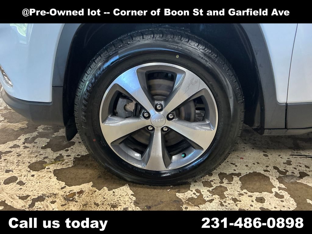 Used 2020 White Jeep Limited image 11