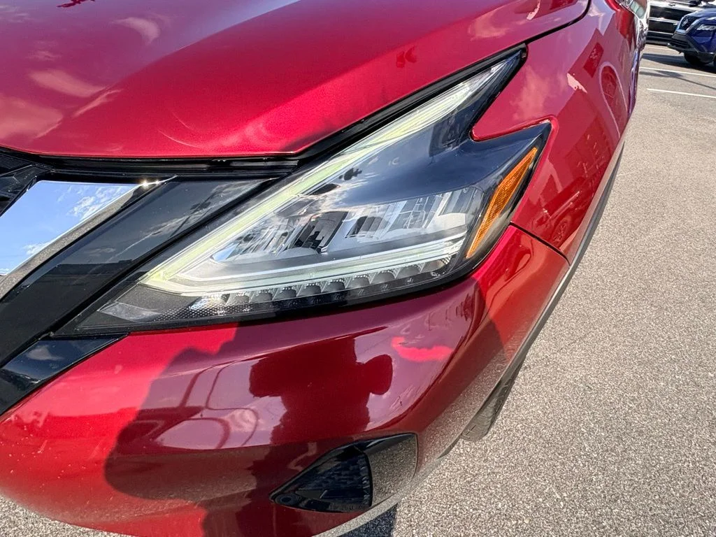 Used 2020 Red Nissan SL image 14