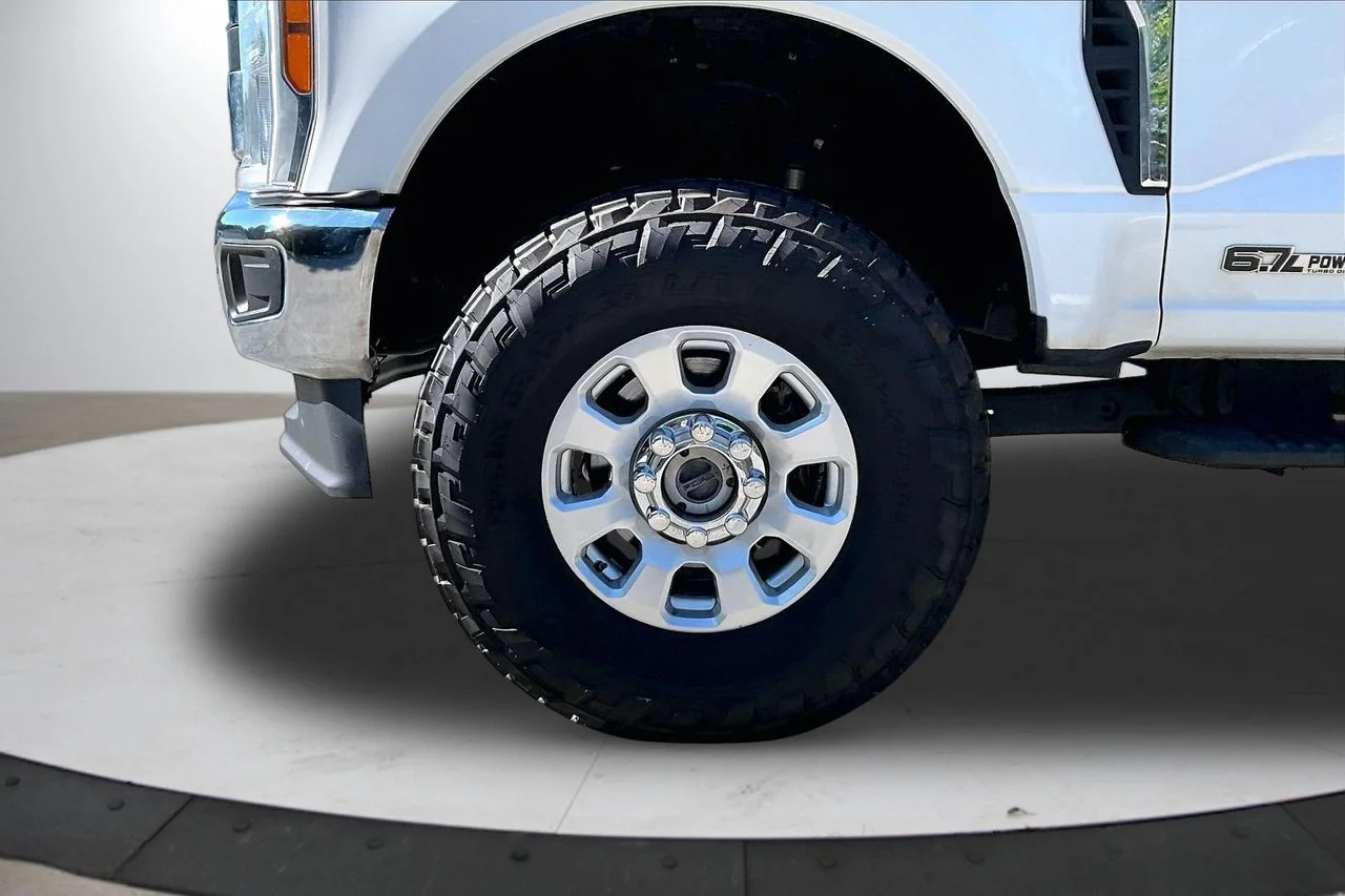 Used 2023 White Ford XLT image 30