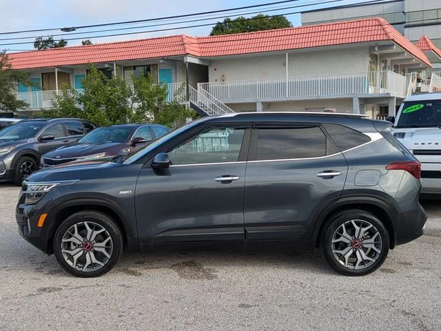 Used 2022 Gray Kia SX image 2