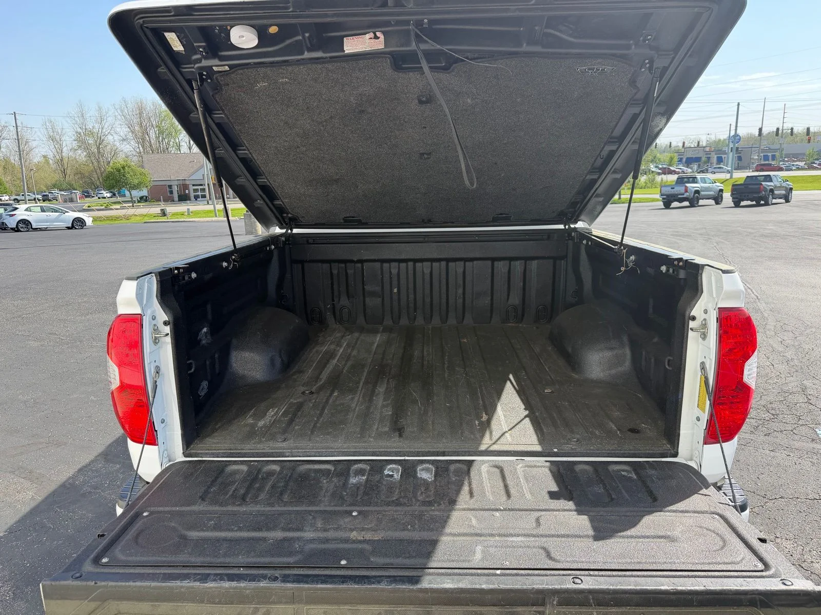 Used 2020 White Toyota SR5 image 19