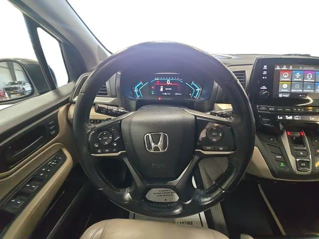 Used 2018 White Honda EX-L image 12