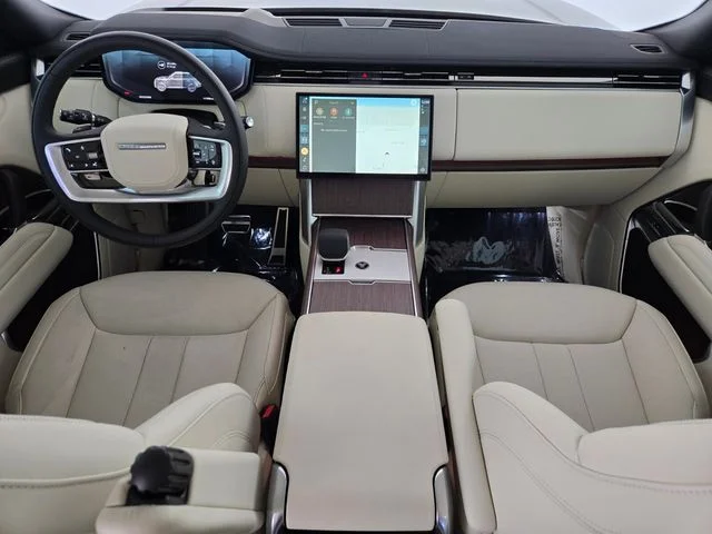 Used 2026 Batumi Gold Premium Metallic Land Rover SE image 4