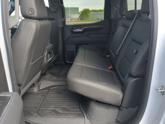 New 2026 Glacier White Tricoat GMC SLT image 29