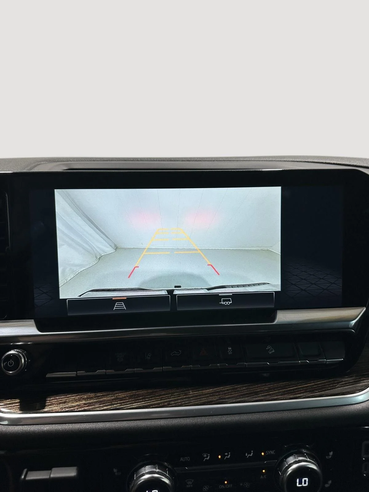 Used 2025 Summit White GMC SLE image 13