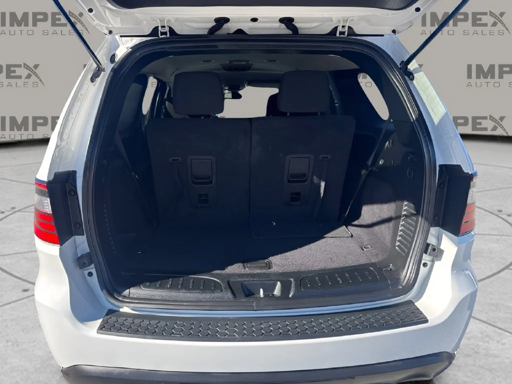 Used 2022 White Dodge SXT image 25