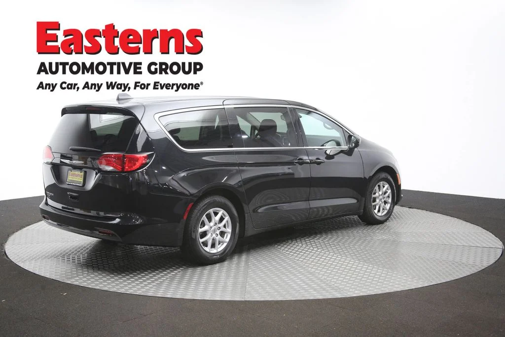 Used 2024 Black Chrysler LX image 42