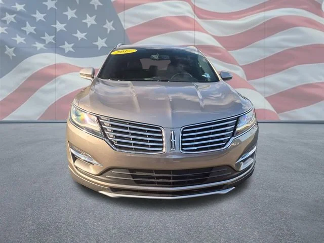 Used 2017 Silver Lincoln Reserve image 8