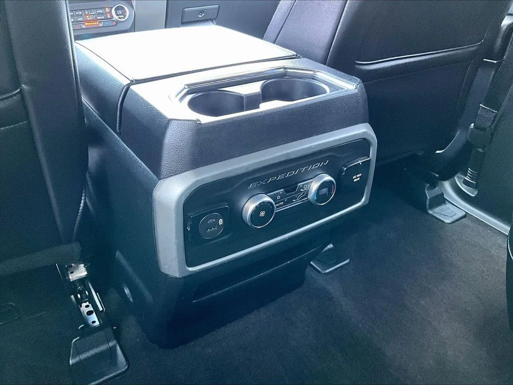 Used 2021 White Ford XLT image 10