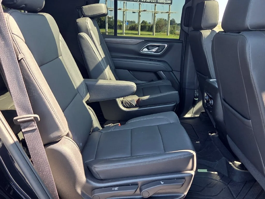 Used 2023 BLACK Chevrolet LT image 18