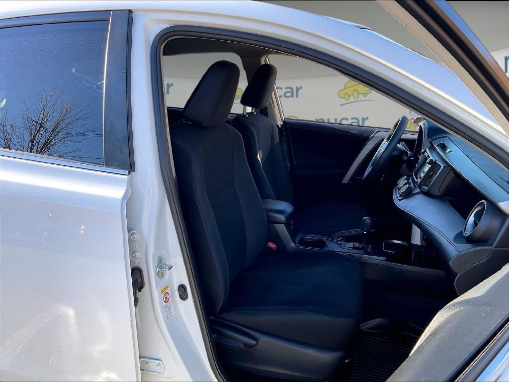 Used 2018 White Toyota LE image 11