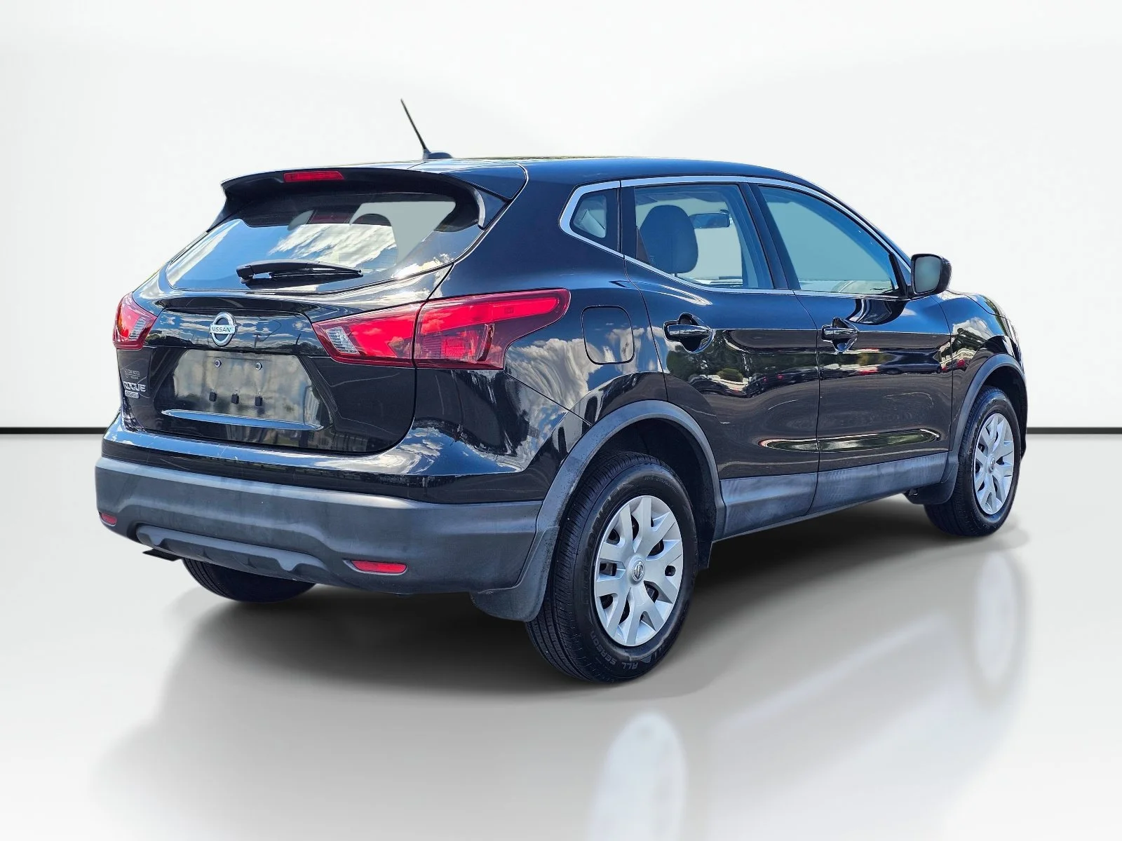 Used 2018 Magnetic Black Nissan S image 8