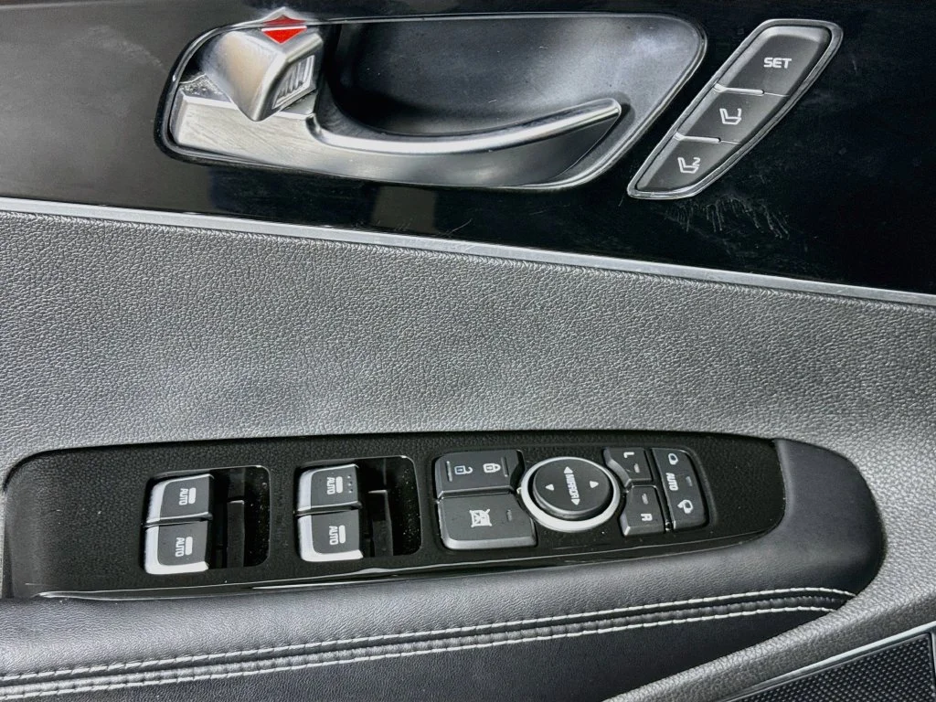 Used 2019 Black Kia SX Limited image 21