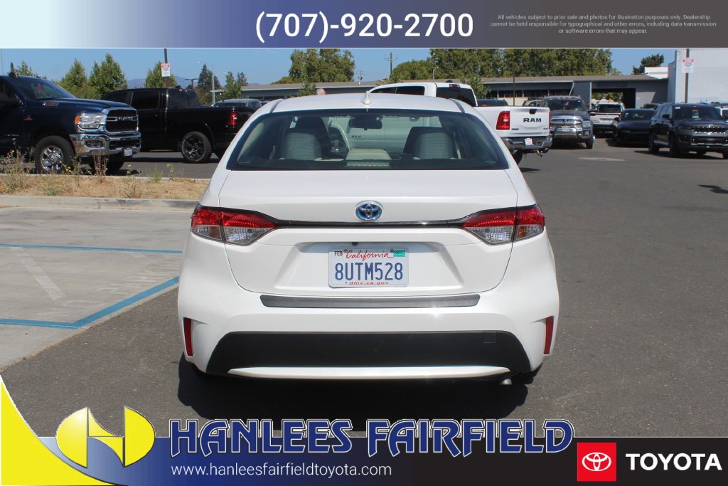Used 2021 White Toyota LE image 8