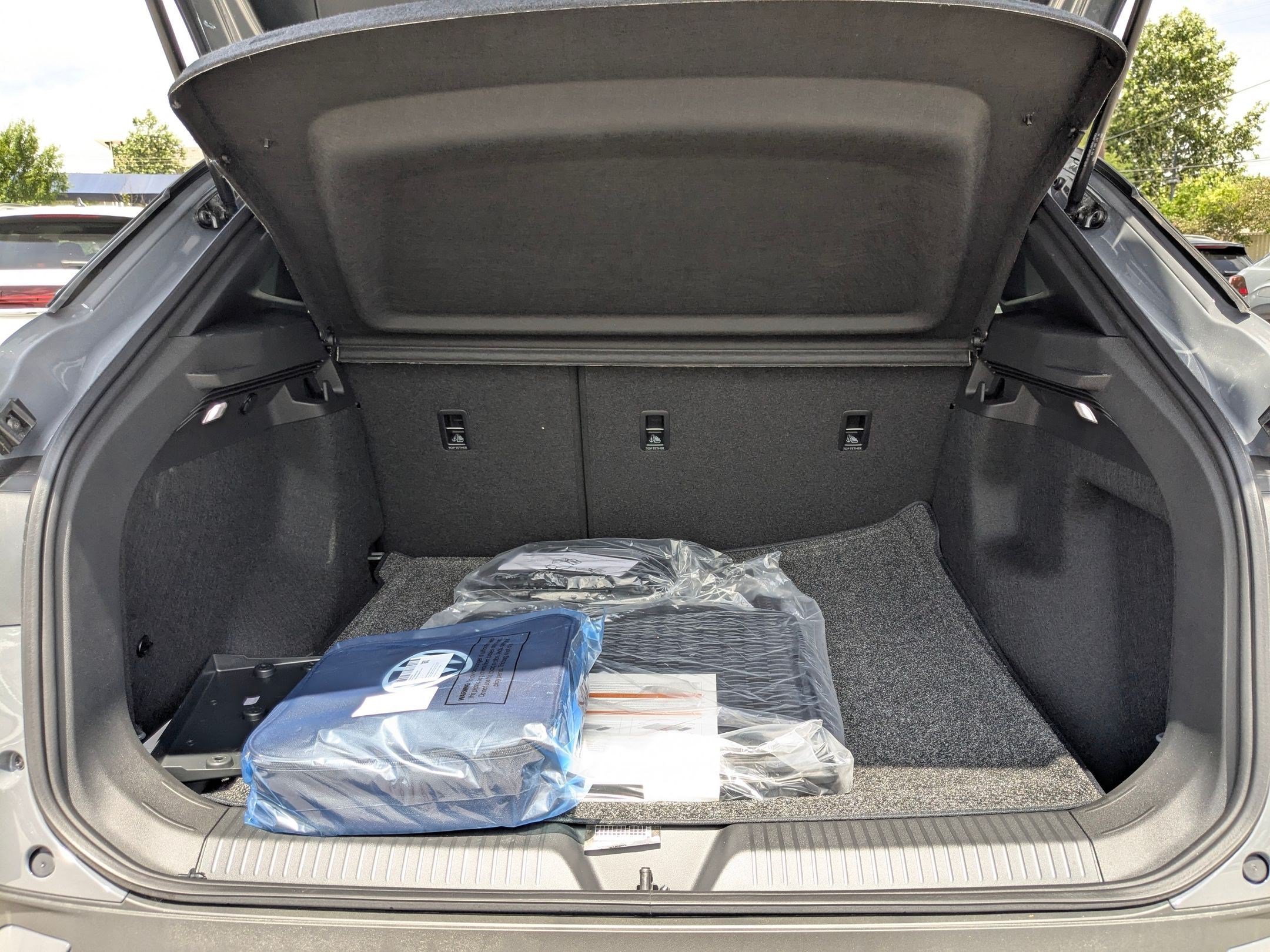 New 2026 Pure Gray Metallic Volkswagen Pro image 18