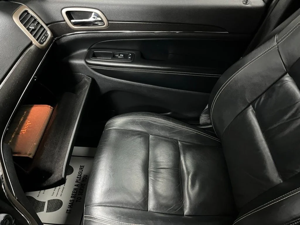 Used 2016 Gray Jeep Limited image 40