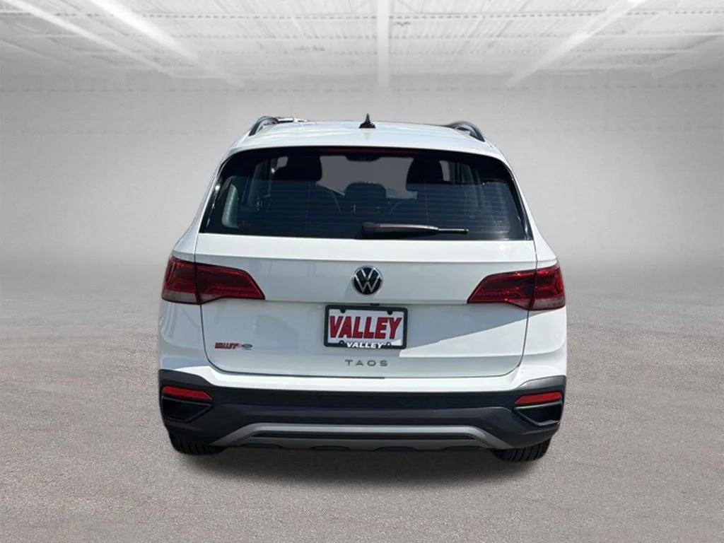 Used 2023 White Volkswagen 1.5T S image 12