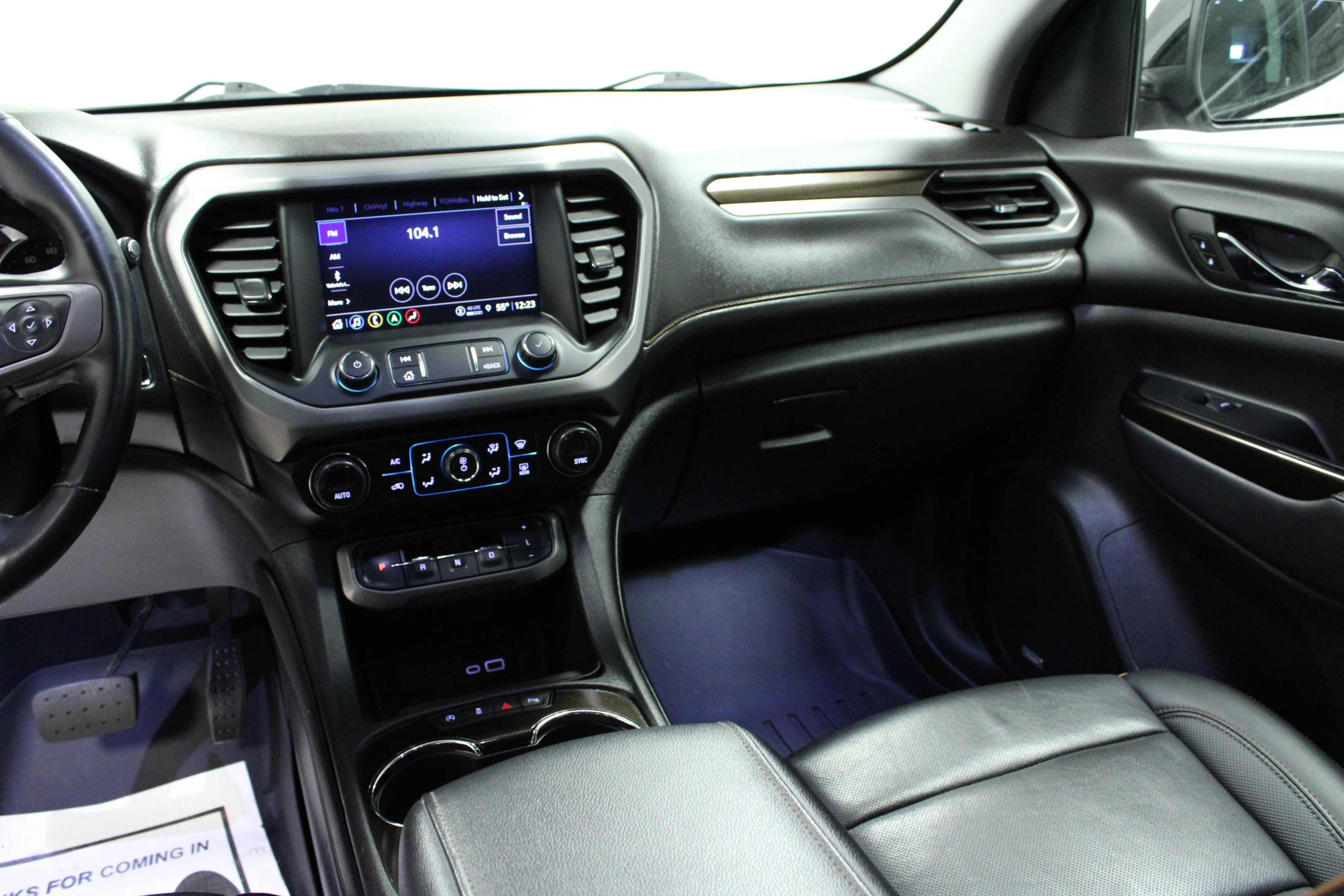 Used 2023 Summit White GMC AT4 image 18