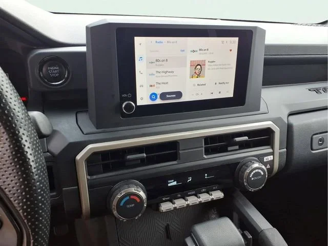 Used 2025  Toyota SR image 11