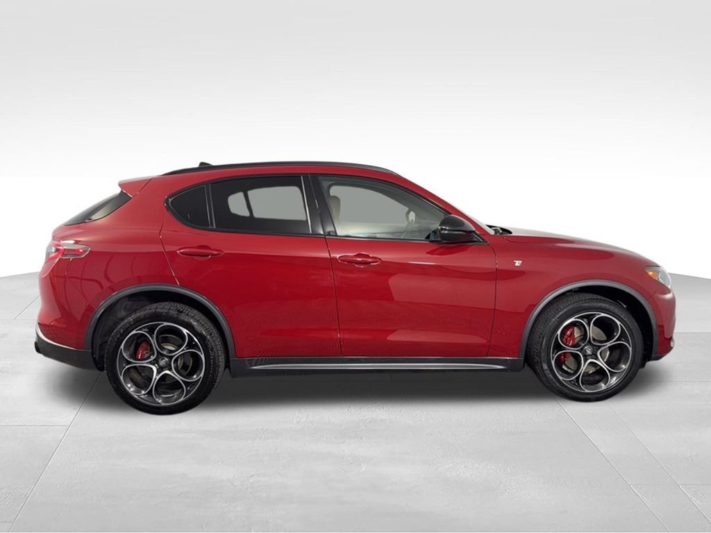 Used 2024 Alfa Rosso Alfa Romeo Ti image 6