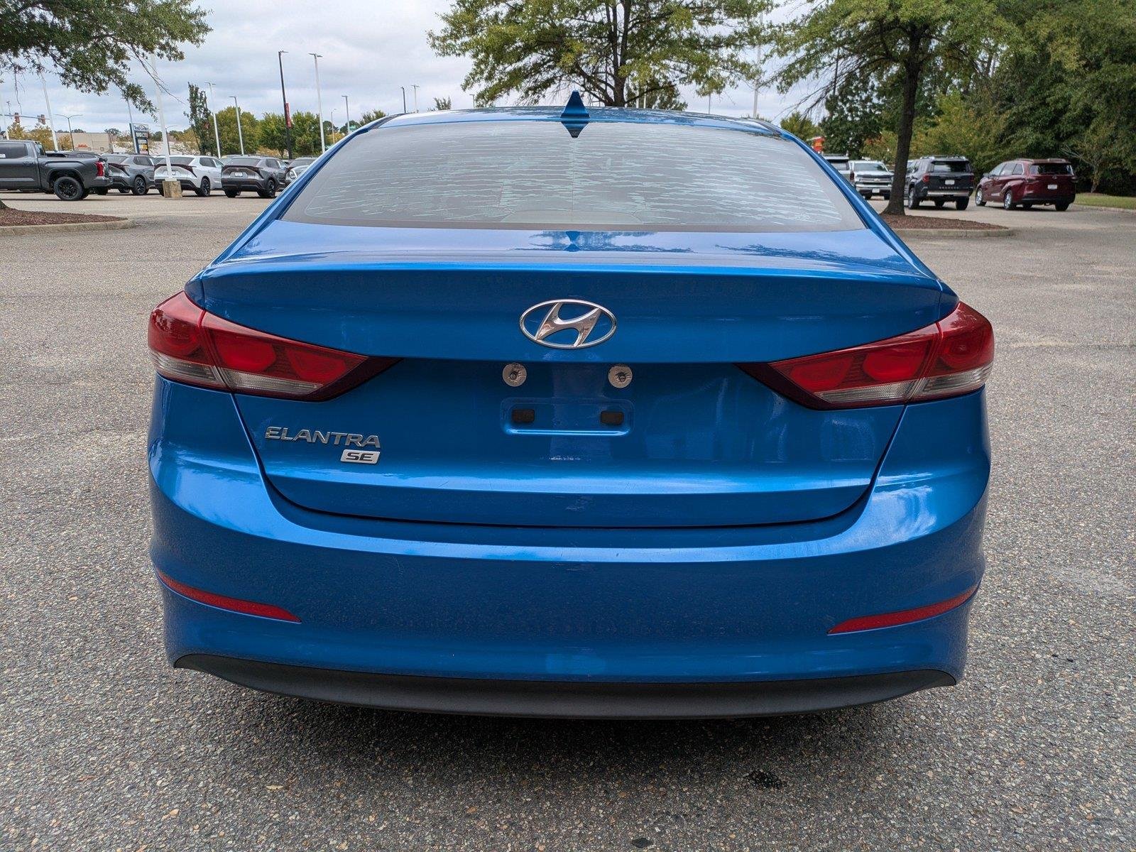 Used 2017 Electric Blue Hyundai SE image 5