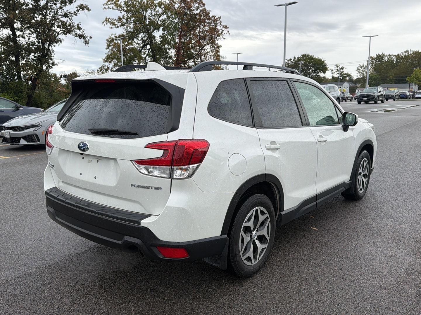Used 2020 Crystal White Pearl Subaru Premium image 3