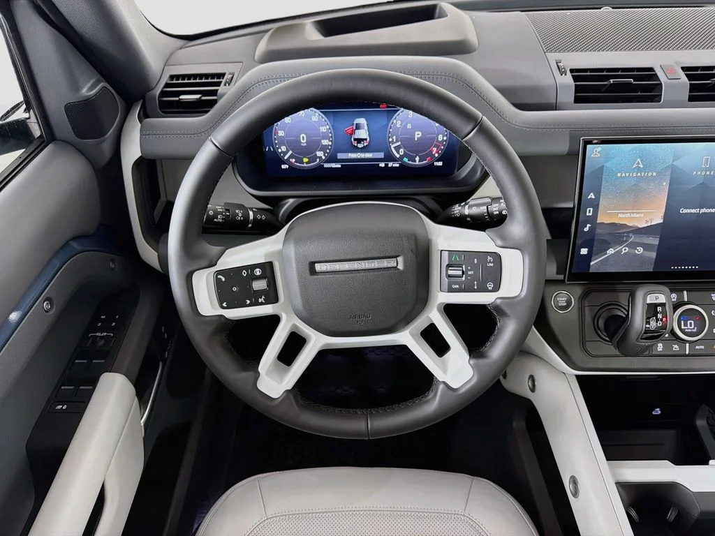 New 2026 Tasman Blue Land Rover X-Dynamic SE image 24